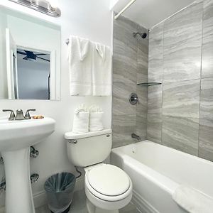 Deluxe Studio